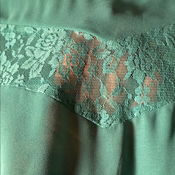 Elegant Teal Lace Blouse - Picture 2 of 8